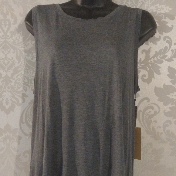 Halogen Gray Sleeveless Muscle Tee Relaxed Fit - Picture 2 of 5